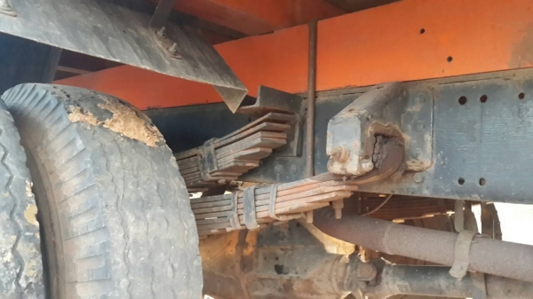 6ล้อMITSUBISHI CANTER เครื่องดี สภาพดี แชชซีสวย เอกสารพร้อมโอน 0857698049 0887115178