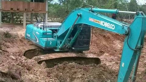 ขายรถแบคโฮ KOBELCO sk200-8YN12SUPER-X 7,XXXชั่วโมงเอกสารเล่มทะเบียน ราคา2,450,000