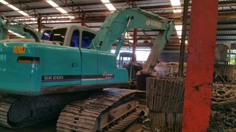 ขายรถแบคโฮ KOBELCO sk 200-6 YN-10 เล่มทะเบียนสวยพร้อมใช้ราคา 1,650,000 ขายรถแบคโฮ KOBELCO sk 200-6 YN-10 เล่มทะเบียนสวยพร้อมใช้ราคา 1,650,000