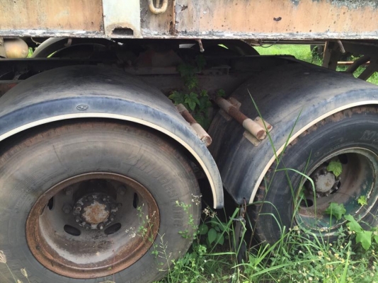 18 ล้อหัวลาก 2 เพลาและหางพื่้นเรียบ 2 คาน 290 แรง รถสภาพสวย พร้อมใช้ ยางสภาพดี