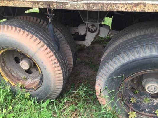 18 ล้อหัวลาก 2 เพลาและหางพื่้นเรียบ 2 คาน 290 แรง รถสภาพสวย พร้อมใช้ ยางสภาพดี