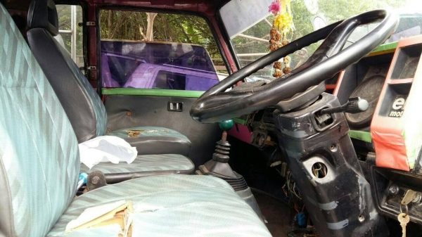 6ล้อISUZU JCM ยาว 5.5 ม. (เครื่อง185แรง 6BF)เครน 3ตัน สามปอก สองชัก พวงมาลัยพาว์เวอร์ ช่วงล่างใหญ่ ขาย 360,000 (ศุภากร 081-4252943)