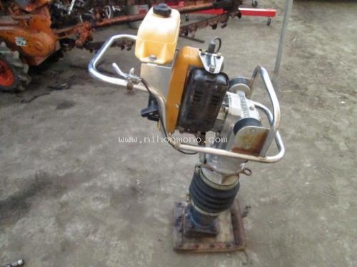 เครื่องตบดิน   KOMATSU   BR-65  รหัสสินค้า : 80802230 Line ID: nihonmono หรือเพิ่มเติมไดที่ www.nihonmono.com