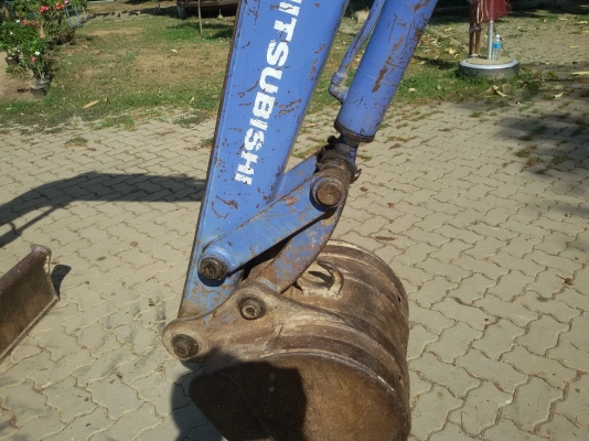 ขายแบคโฮ MITSUBISHI MM30 CR-2