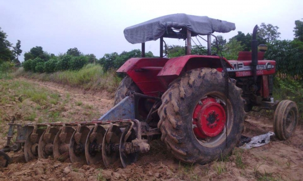 ขายรถไถใหญ่ราคาเบาๆครับ