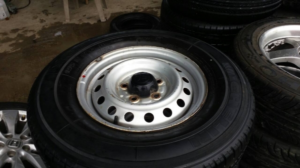 กะทะขอบ 14 5รู 114 พร้อมยาง 195 R14 มิชลิน ปี 12 ชุดล่ะ 4,000