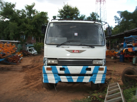 ขายรถสิบล้อ ฮีโน่ สองเพลา 240 แรงม้า มีเฉพาะหัวกับคัตซี ขายราคา 700,000 บาท