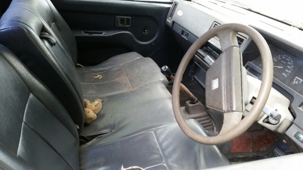 นิสสัน Big M กระบะเลส เครื่องtd27 ขับได้ ทะเบียนถึงปี 59 ขาย  49,000