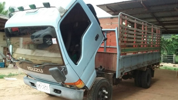 6ล้อISUZU120แรง เครื่องดี แชชซีสวย ออกห้างแท้ ช่วงล่างใหญ่Fหลัง0857698049 0887115178