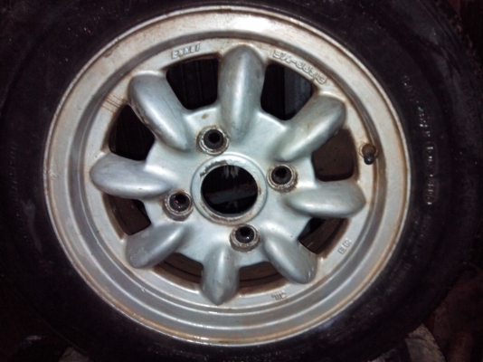 ล้อกล้วย เอ็นไก ขอบ13หน้า5.5หลัง6นิ้ว4รู114.3มี2ชุดๆ3500พร้อมยาง