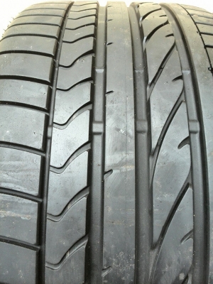 ขายยาง BRIDGESTONE TURANZA RE050A 265-35-18 ปี11 ดอกหนาจัด เทรดแวร์140 หนึบๆ คู่ละ 4,500 บาท