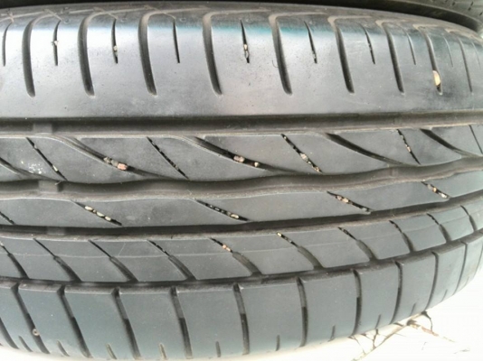 ขายยาง BRIDGESTONE ER300 185-55-16 ปี12 ดอกหนา เนื้อนิ่ม ชุดละ 3,400 บาท