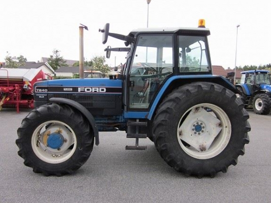 ฟอร์ด 7840 T5 SLE ฟาร์มแทรกเตอร์ (ใช้)