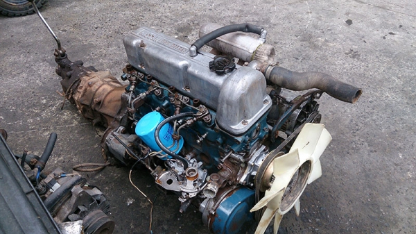 ขายเครื่องยนต์ดีเซลสี่สูบขับหลัง 2000 cc