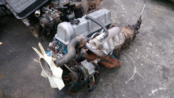 ขายเครื่องยนต์ดีเซลสี่สูบขับหลัง 2000 cc