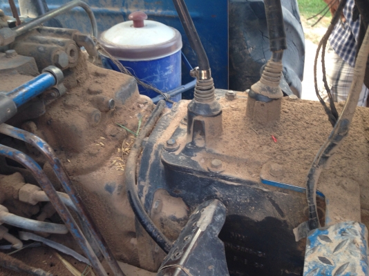 ขายรถไถ 2 เพลา เสื้อลายFord 6610 มีภาพวีดีโอ  ราคา 435,000 บาท  สภาพสวยพร้อมใช้ ผานดันหน้า โรตารี่ และผาน 7 ราคา 435,000 บาท  เล่มทะเบียนพร้อมโอน ต่อรองได้ครับ โทร 081-9972972 089-8451778