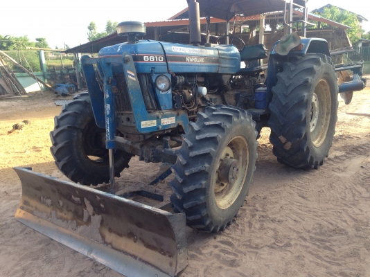 ขายรถไถ 2 เพลา เสื้อลายFord 6610 มีภาพวีดีโอ  ราคา 435,000 บาท  สภาพสวยพร้อมใช้ ผานดันหน้า โรตารี่ และผาน 7 ราคา 435,000 บาท  เล่มทะเบียนพร้อมโอน ต่อรองได้ครับ โทร 081-9972972 089-8451778