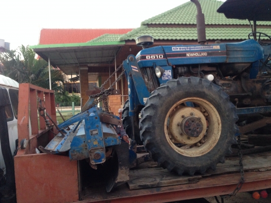 ขายรถไถ 2 เพลา เสื้อลายFord 6610 มีภาพวีดีโอ  ราคา 435,000 บาท  สภาพสวยพร้อมใช้ ผานดันหน้า โรตารี่ และผาน 7 ราคา 435,000 บาท  เล่มทะเบียนพร้อมโอน ต่อรองได้ครับ โทร 081-9972972 089-8451778