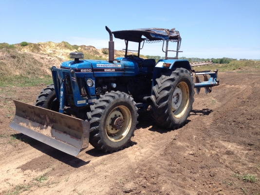 ขายรถไถ 2 เพลา เสื้อลายFord 6610 มีภาพวีดีโอ  ราคา 435,000 บาท  สภาพสวยพร้อมใช้ ผานดันหน้า โรตารี่ และผาน 7 ราคา 435,000 บาท  เล่มทะเบียนพร้อมโอน ต่อรองได้ครับ โทร 081-9972972 089-8451778