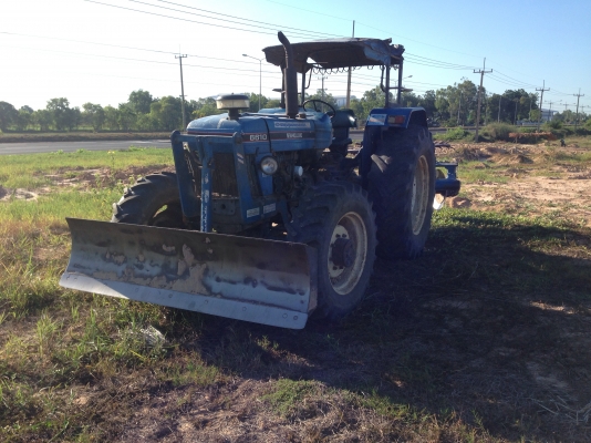 ขายรถไถ 2 เพลา เสื้อลายFord 6610 มีภาพวีดีโอ  ราคา 435,000 บาท  สภาพสวยพร้อมใช้ ผานดันหน้า โรตารี่ และผาน 7 ราคา 435,000 บาท  เล่มทะเบียนพร้อมโอน ต่อรองได้ครับ โทร 081-9972972 089-8451778