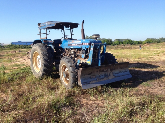 ขายรถไถ 2 เพลา เสื้อลายFord 6610 มีภาพวีดีโอ  ราคา 435,000 บาท  สภาพสวยพร้อมใช้ ผานดันหน้า โรตารี่ และผาน 7 ราคา 435,000 บาท  เล่มทะเบียนพร้อมโอน ต่อรองได้ครับ โทร 081-9972972 089-8451778