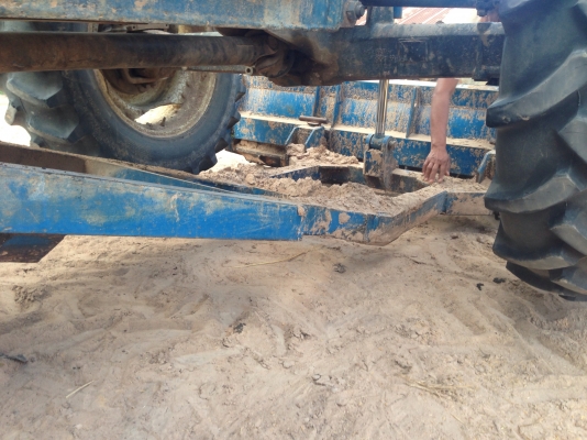 ขายรถไถ 2 เพลา เสื้อลายFord 6610 มีภาพวีดีโอ  ราคา 435,000 บาท  สภาพสวยพร้อมใช้ ผานดันหน้า โรตารี่ และผาน 7 ราคา 435,000 บาท  เล่มทะเบียนพร้อมโอน ต่อรองได้ครับ โทร 081-9972972 089-8451778