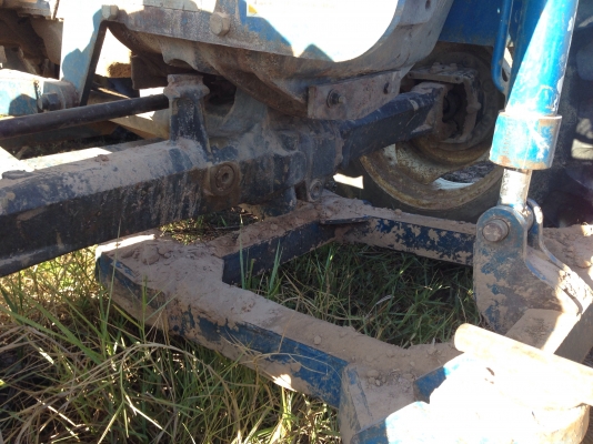 ขายรถไถ 2 เพลา เสื้อลายFord 6610 มีภาพวีดีโอ  ราคา 435,000 บาท  สภาพสวยพร้อมใช้ ผานดันหน้า โรตารี่ และผาน 7 ราคา 435,000 บาท  เล่มทะเบียนพร้อมโอน ต่อรองได้ครับ โทร 081-9972972 089-8451778