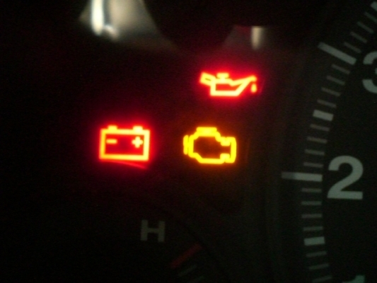 รับตรวจสอบวิเคราะห์ปัญหาไฟหน้าปัดรถยต์โชว์