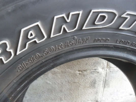 ยาง DUNLOP 31x10.50R15ปี11 สวยๆ 1 คู่ ราคา 1800 บาท