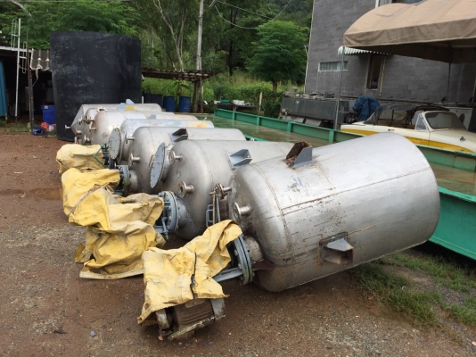 ขายถังสแตนเลส 1,000 ลิตรพร้อมใบกวน และไม่มีใบกวน สภาพสวยมาก ขายถังสแตนเลส 1,000 ลิตรพร้อมใบกวน และไม่มีใบกวน สภาพสวยมาก