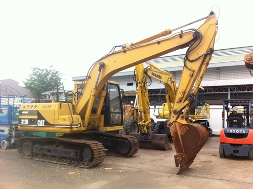 CAT 312B ปี 1996 ตรงจากญี่ปุ่น สวยๆเลยครับ ใครหารถสวยๆไว้ใช้งาน เข้ามาดูได้เลยครับไม่ผิดหวัง