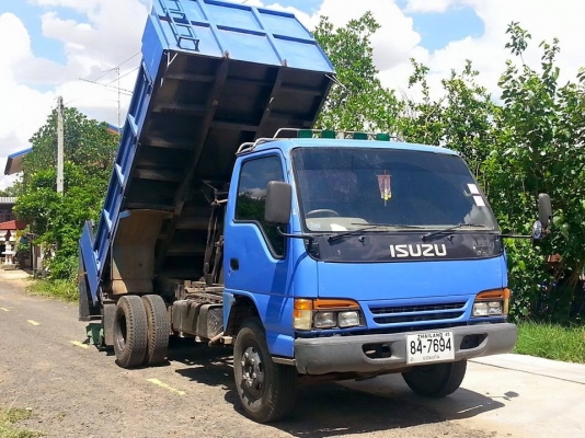 ขายดั้มISUZU NPR120แรง เครื่องดี แคชซีสวย ยางดี ภายในสวย แอร์เย็น สภาพพร้อมใช้งาน เอกสารพร้อมโอน สนใจโทร 090-8588220คุณนะ 093-3258446คุณบิว ID:narong498 หรือเข้าดูสินค้าอื่นๆได้ที่ www.truck.in.th/498 หรือเพจFacebook ณรงค์ ซื้อขายรถมือสอง (เว็บไซต์ส่วนตัว