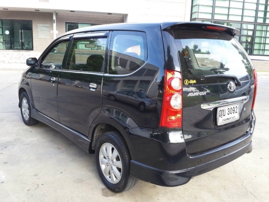 ขายอะแวนซ่า ปี 2011 ราคา 320,000 บาท ติดต่อ คุณเอ๋ โทร.092-6356419