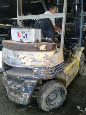 ขายโฟลคลิฟท์โคมัทซุ 2ตัน สภาพใช้งานได้ เครื่องยนต์อีซูสุ C250 ยกสูง 3เมตร