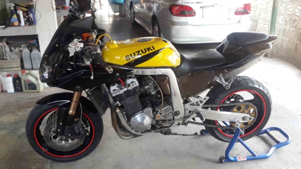 ขาย Suzuki gsxr 1100 slingshort ปี 92 ตัวออย ทะเบียนแท้พร้อมโอน แต่งสวยๆครับ