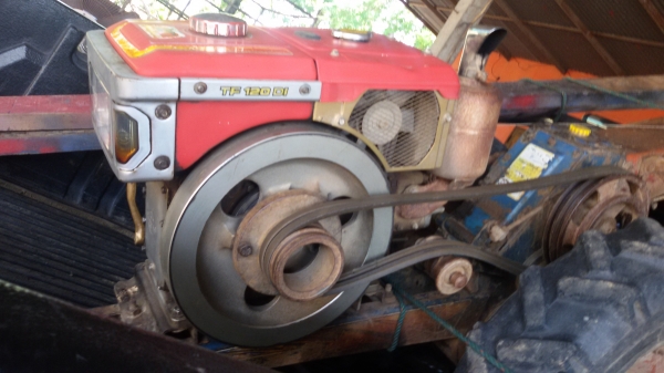 ขายเครื่องยันม้า120ดีไอสวยๆราคา26500บาท อยู่ วังบัว คลองขลุง กำแพงเพชร   สนใจสอบุถามได้ที่081 3655997 อ๋าพร  พาเจริญ  ราคาต่อรองได้อีกนะครับ