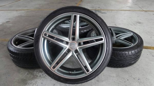 ล้อมือสอง CV5 ขอบ20 หน้า8.5 หลัง9.5 5รู114.3 พร้อมยาง