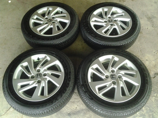 แม็ก honda ขอบ15  พร้อมยาง