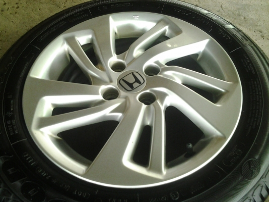 แม็ก honda ขอบ15  พร้อมยาง
