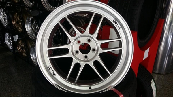 ขายล้อใหม่ RPF-1 ขอบ18 กว้าง8.5 5รู100 วงละ 6000 บาท