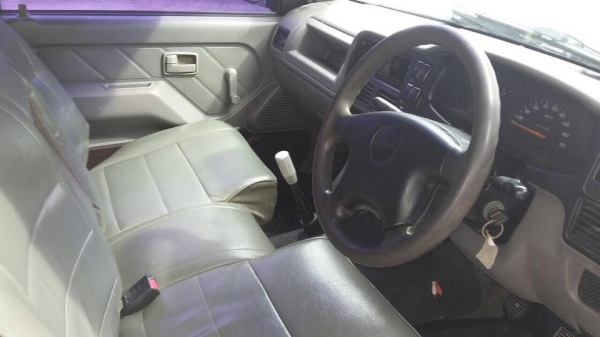 ดราก้อนตอนเดียว เครื่อง2500 รถวิ่งน้อย สีสวย รถพร้อมใช้งาน เครื่องดี คัสซีสวย แอร์เย็น ภายในสะอาด