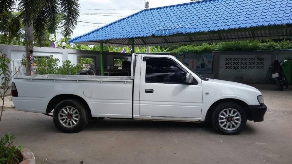 ดราก้อนตอนเดียว เครื่อง2500 รถวิ่งน้อย สีสวย รถพร้อมใช้งาน เครื่องดี คัสซีสวย แอร์เย็น ภายในสะอาด