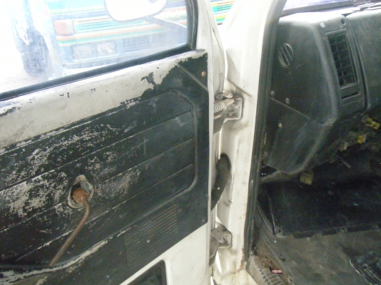 ขายหัวเก๋ง ISUZU elf ยกหัวได้ครับ 38,000บาท (ก่อนปรับสภาพ)ส่งได้ครับ 0892095791 บอย