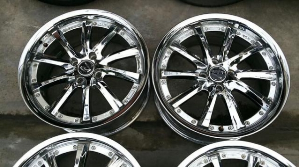 ล้อ vip ขอบ17 4รู100 สวยๆเลย  ล้อ vip ขอบ17 4รู100 สวยๆเลย