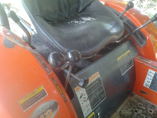 ขายตามสภาพรถไถ14แรงคูโบต้ามีพานหลังมีดันหน้าสภาพสวย