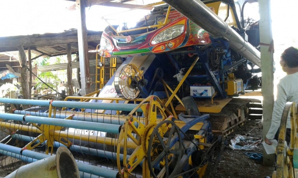 ขาย รถเกียวเกษตรพัฒนา เครื่อง 6HH1210 เทอโบ225 CC