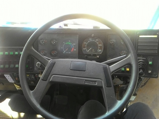 รถบัสวอลโว่ B-12