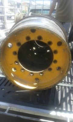 กะทะล้อรถเครนTR250M-5 มีจำหน่ายครับ