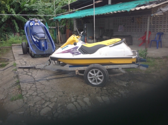 เจ็ตสกี 2 ลำ