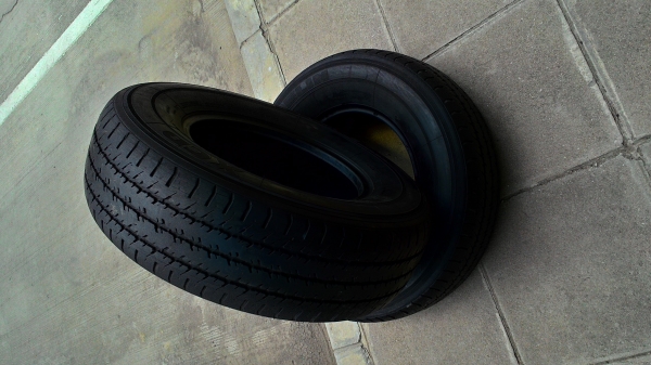 215R15C. MICHELIN XCD ปี12 มี 2 เส้น tel.081-427-3941 215R15C. MICHELIN XCD ปี12 มี 2 เส้น tel.081-427-3941